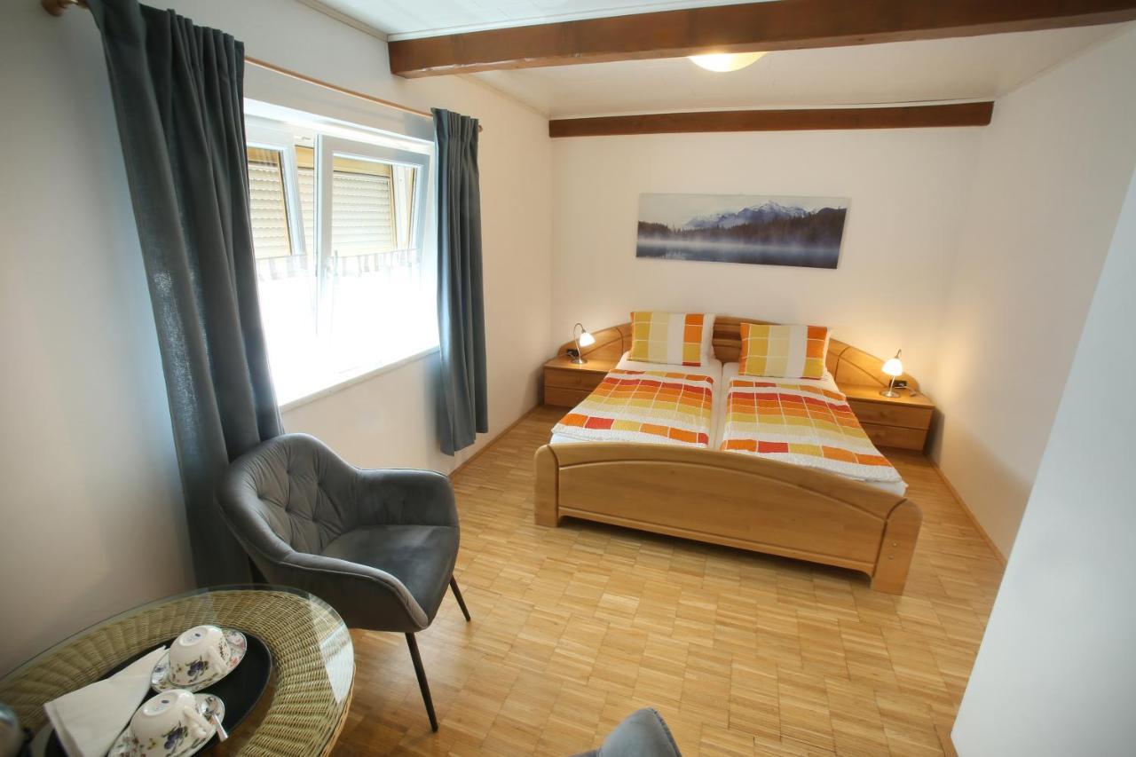 Winzerzimmer - Weingut Tinhof Eisenstadt Luaran gambar