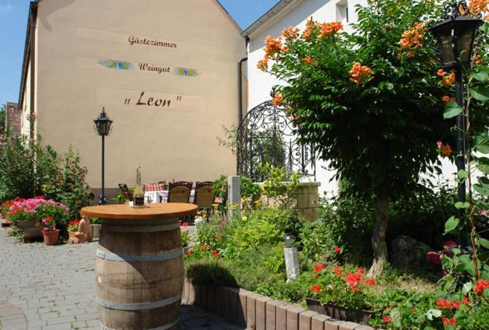 Winzerzimmer - Weingut Tinhof Eisenstadt Luaran gambar